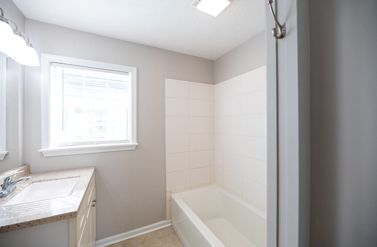 1206-18TH-STREET-bathroom2