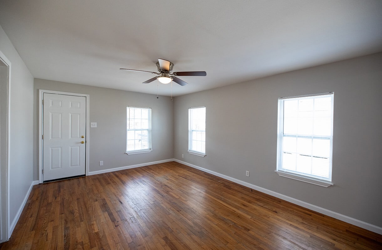 1206-18TH-STREET-living