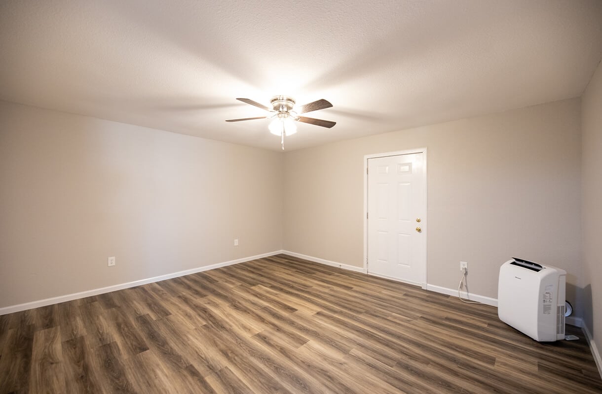 1409-CLOVER-DRIVE-bedroom3