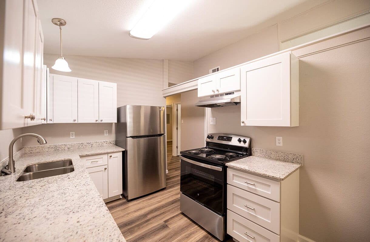 1409-CLOVER-DRIVE-kitchen