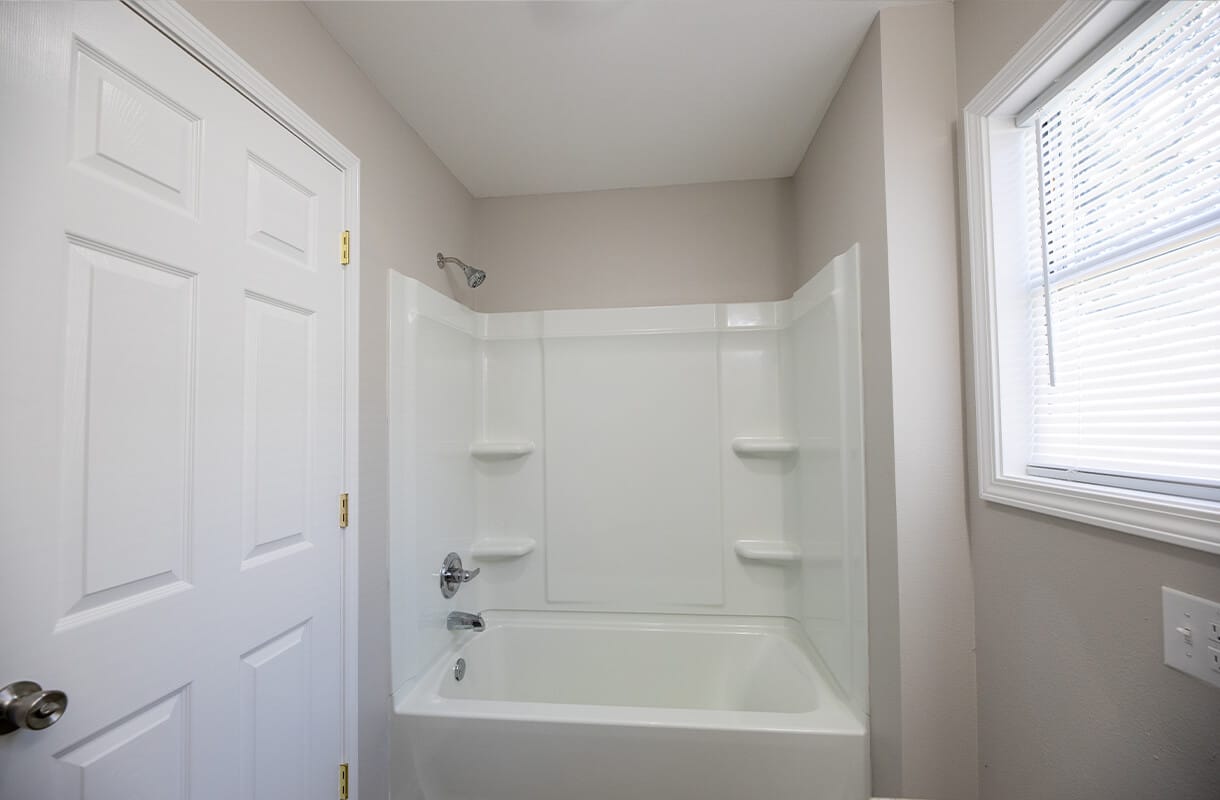 1716-17TH-STREET-BATHROOM2-1