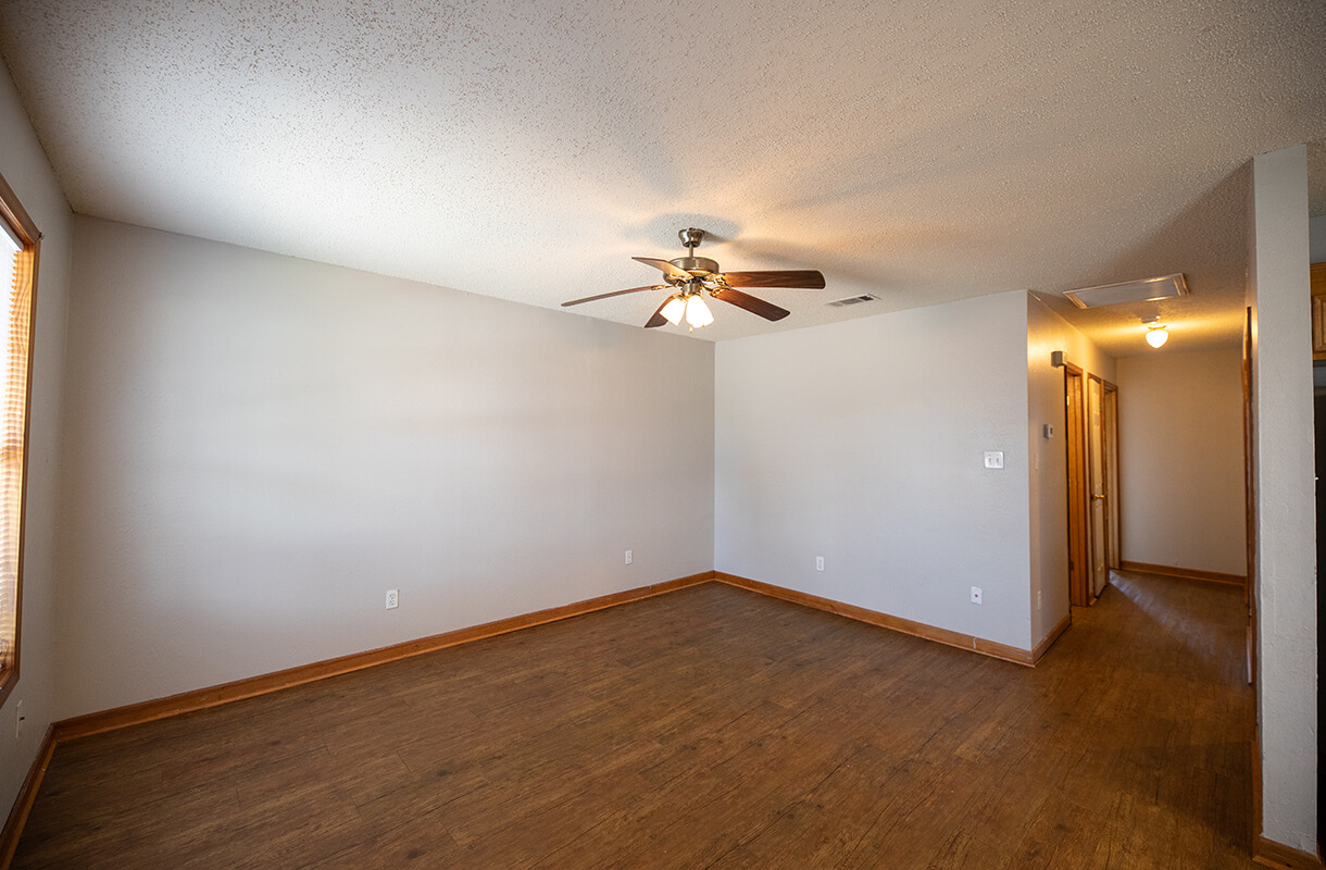 1803-N-TALLOWOOD-living