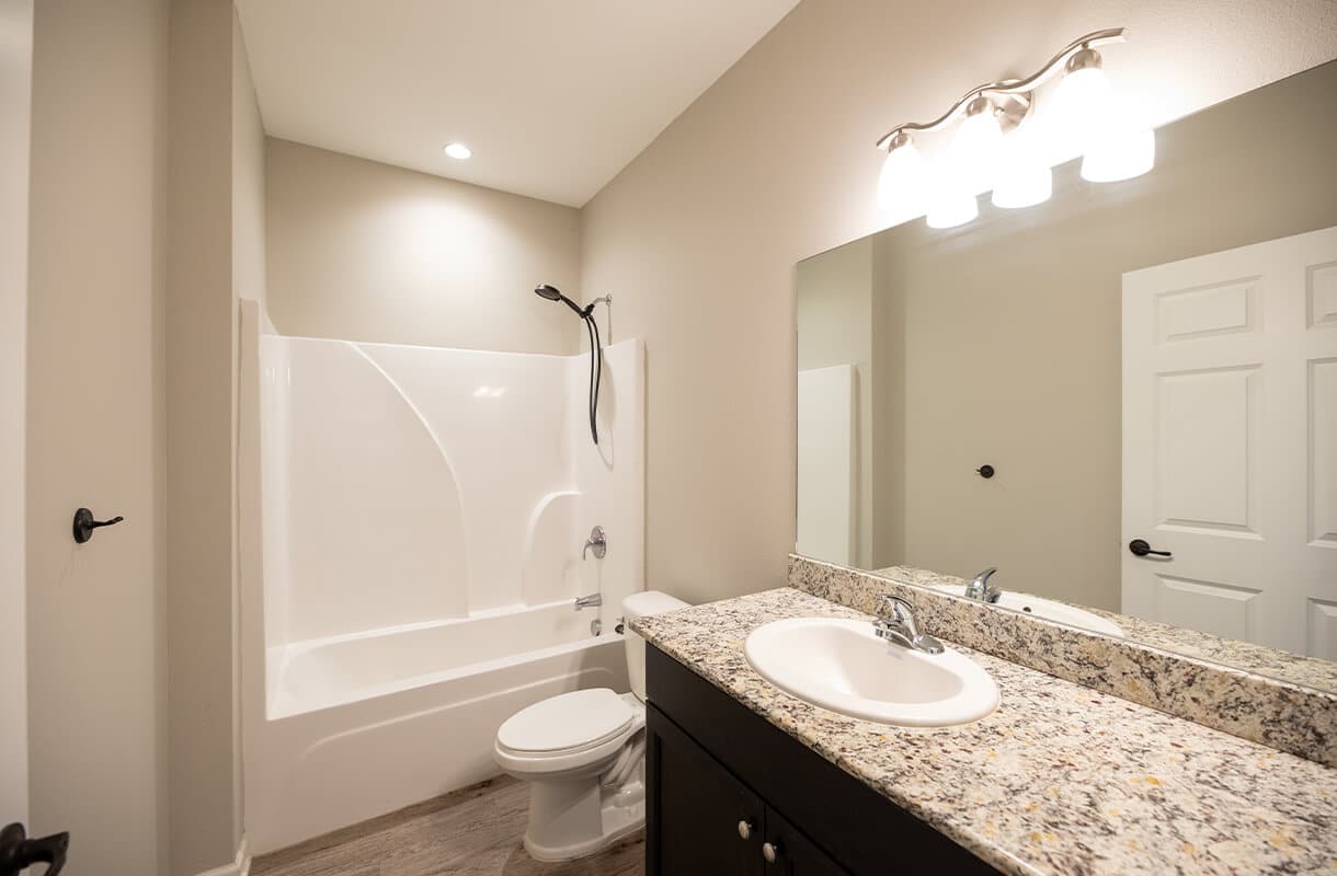 201-W-LAGRANGE-RUE-CADEAU-1-1-bathroom