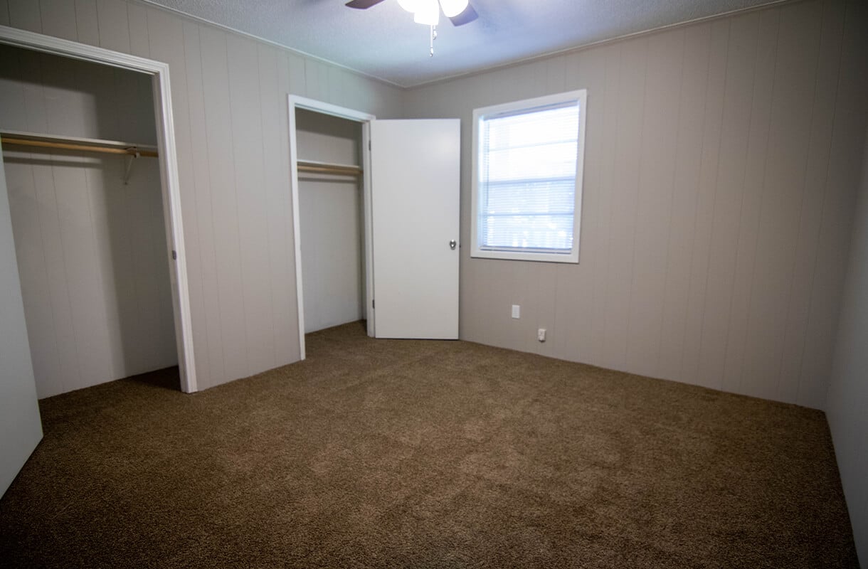 400-Live-Oak-bedroom-2