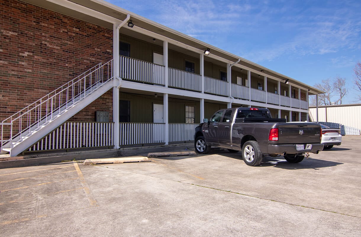 615-16th-Street-Ashford-Court
