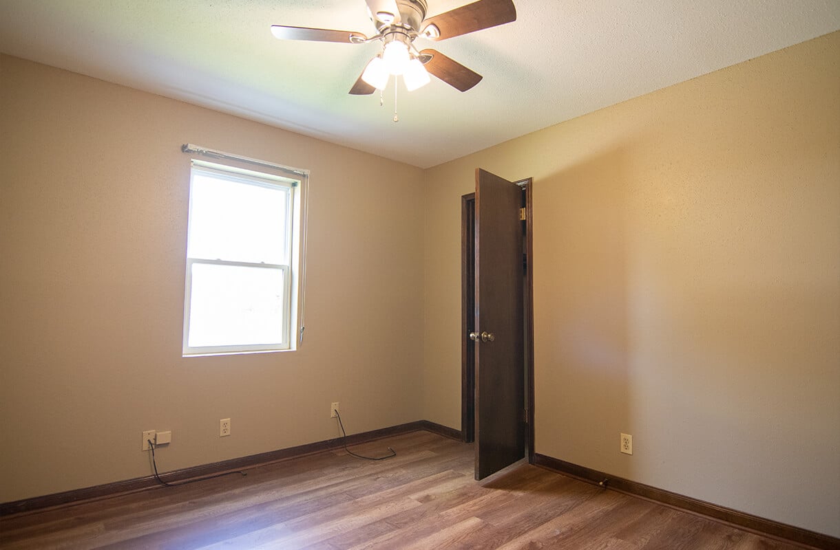 CHAMPAGNE-CIRCLE-bedroom