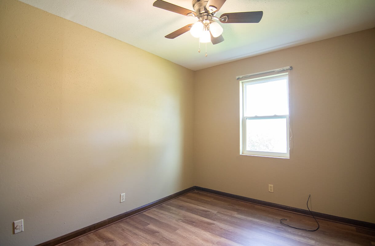CHAMPAGNE-CIRCLE-bedroom2
