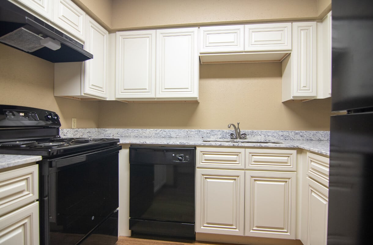 CHAMPAGNE-CIRCLE-kitchen
