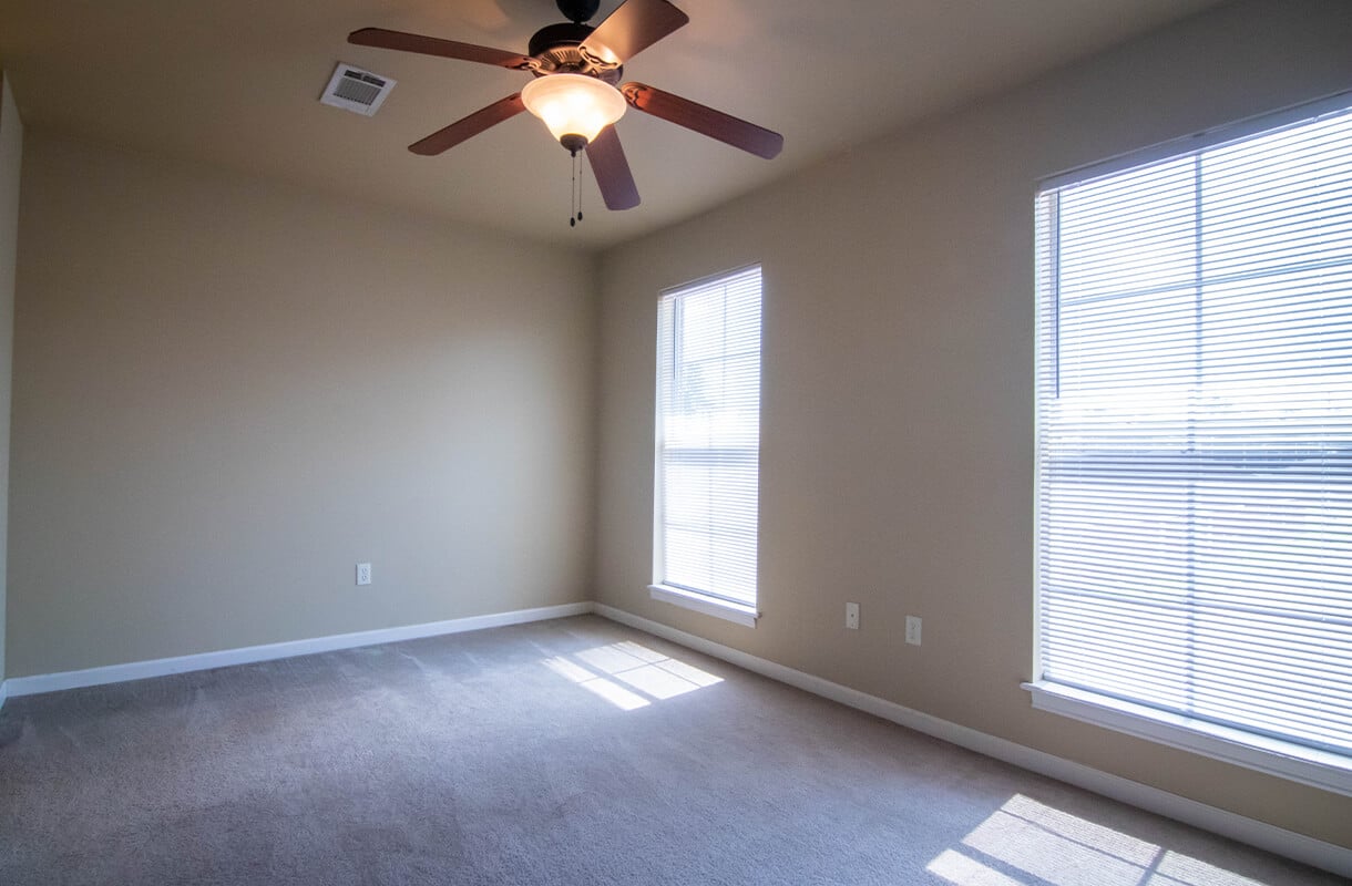 PELICAN-PLACE-TOWNHOMES-4439-BROWN-BEDROOM1