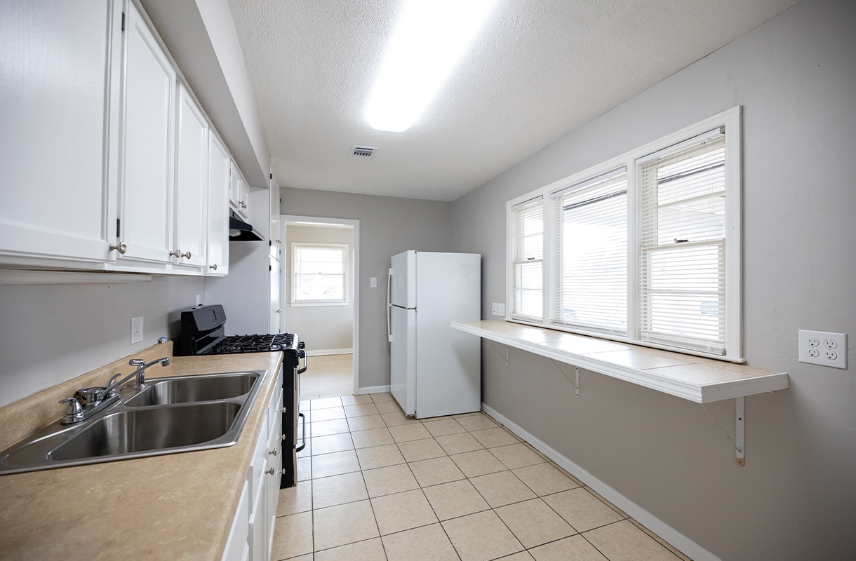 3549-TAYLOR-STREET-kitchen