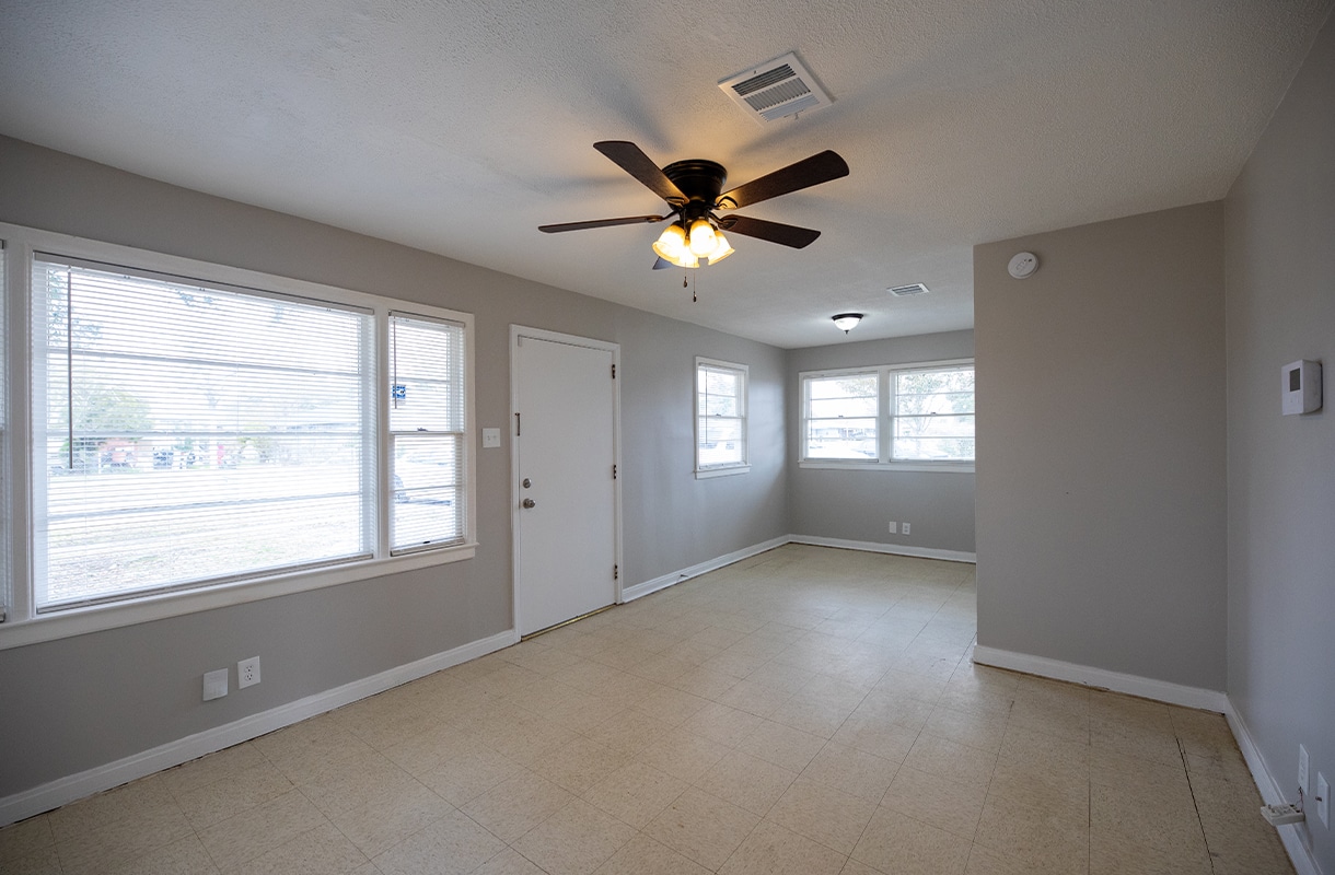 3549-TAYLOR-STREET-living