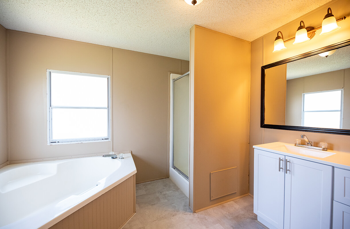 2141-Country-Club-Road-50-bathoom1