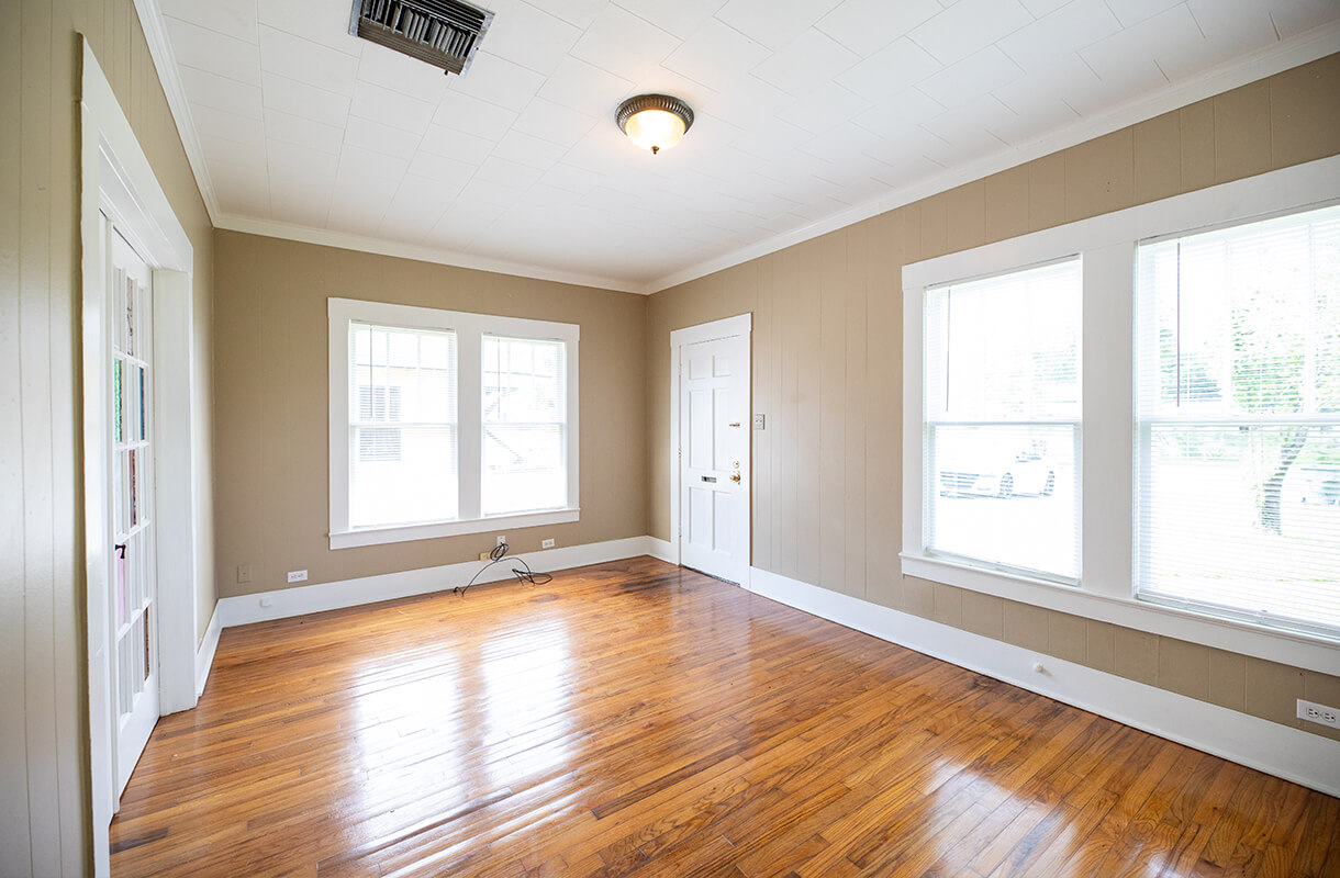 1010-11TH-STREET-living