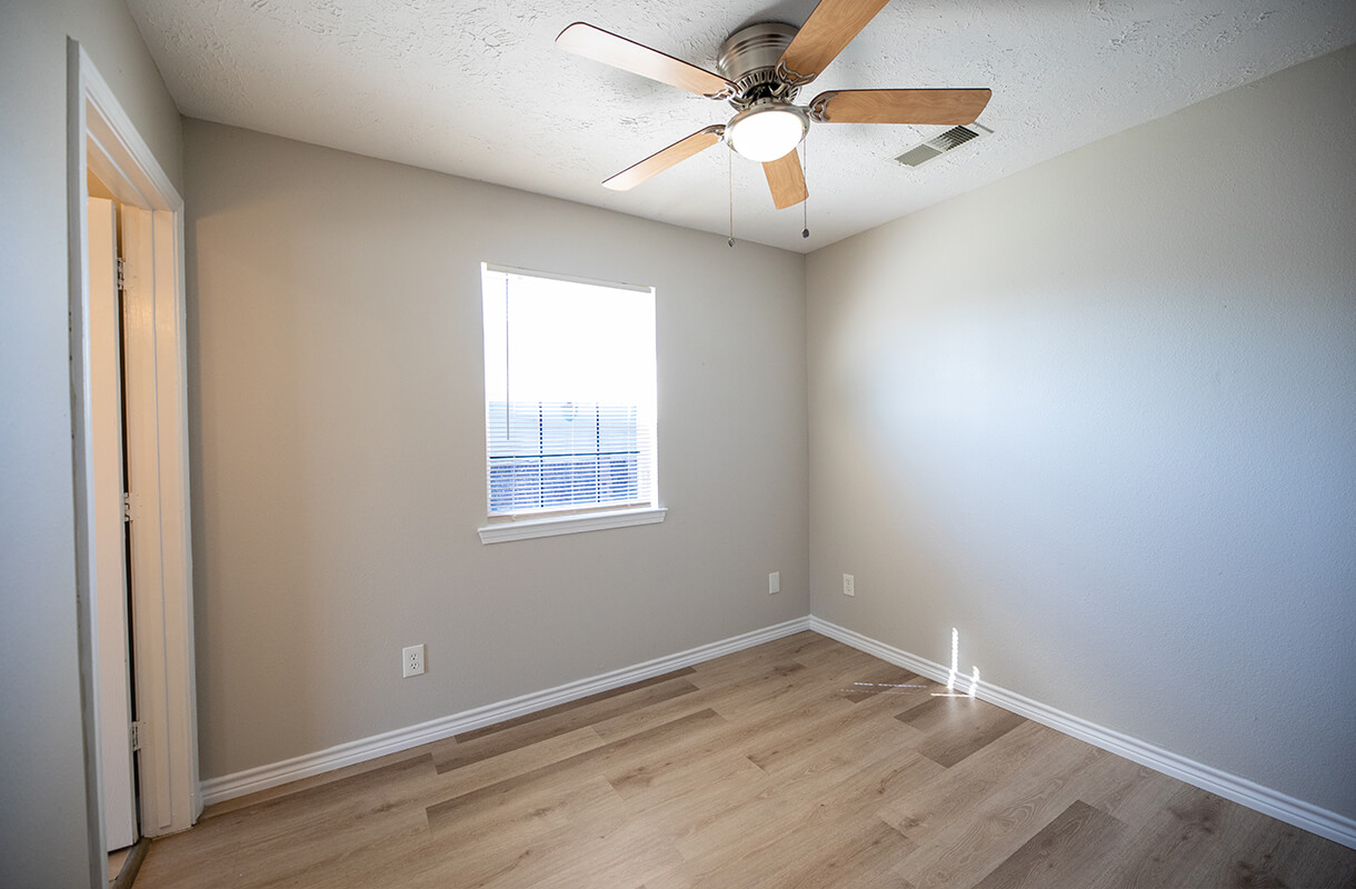 879B-SISTRUNK-bedroom2