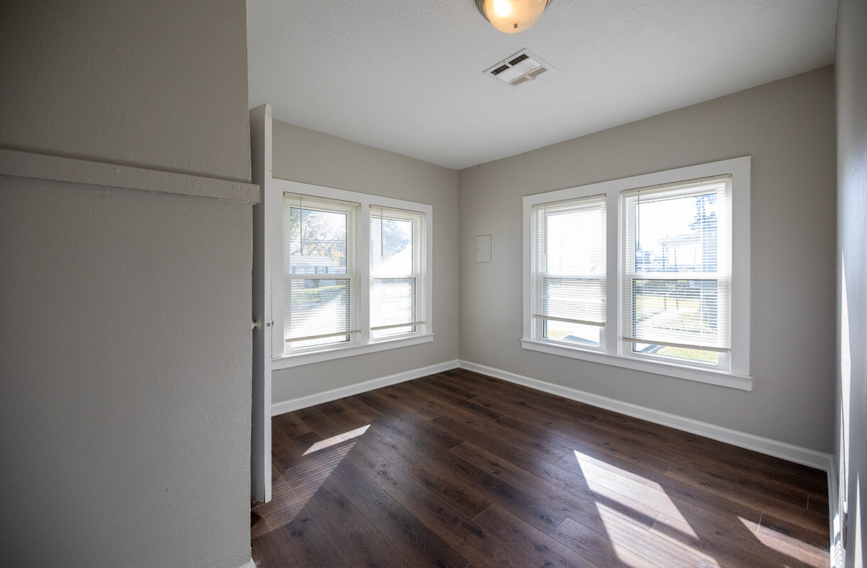 3106-WARREN-AVENUE-bedroom2