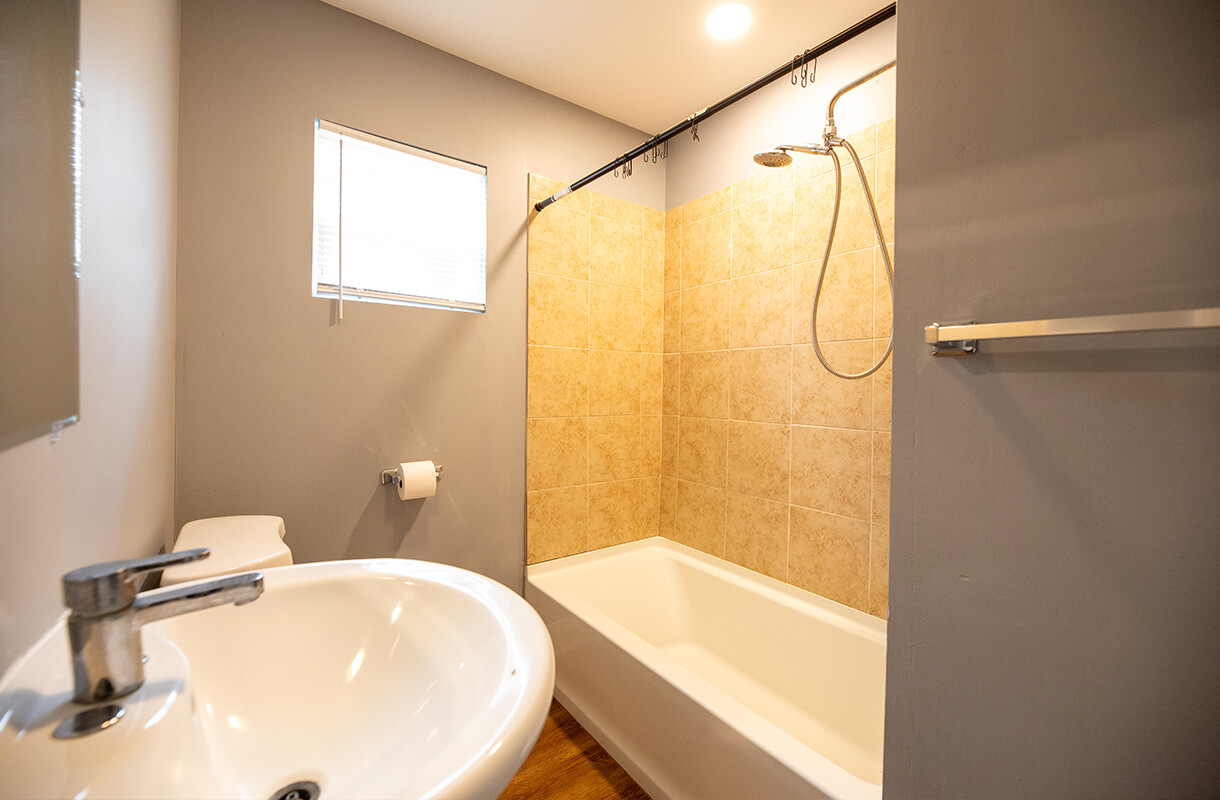 2301-LILLY-STREET-bathroom