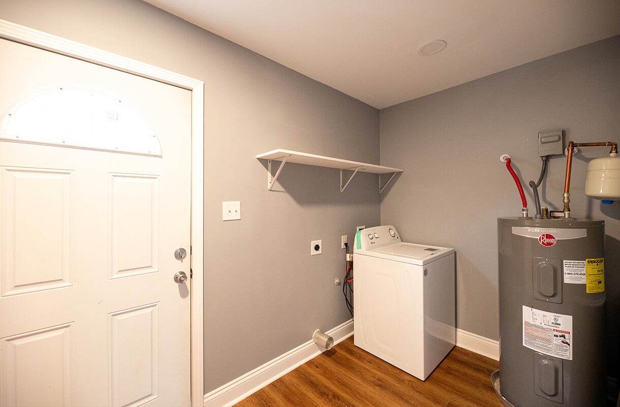 2301-LILLY-STREET-laundry