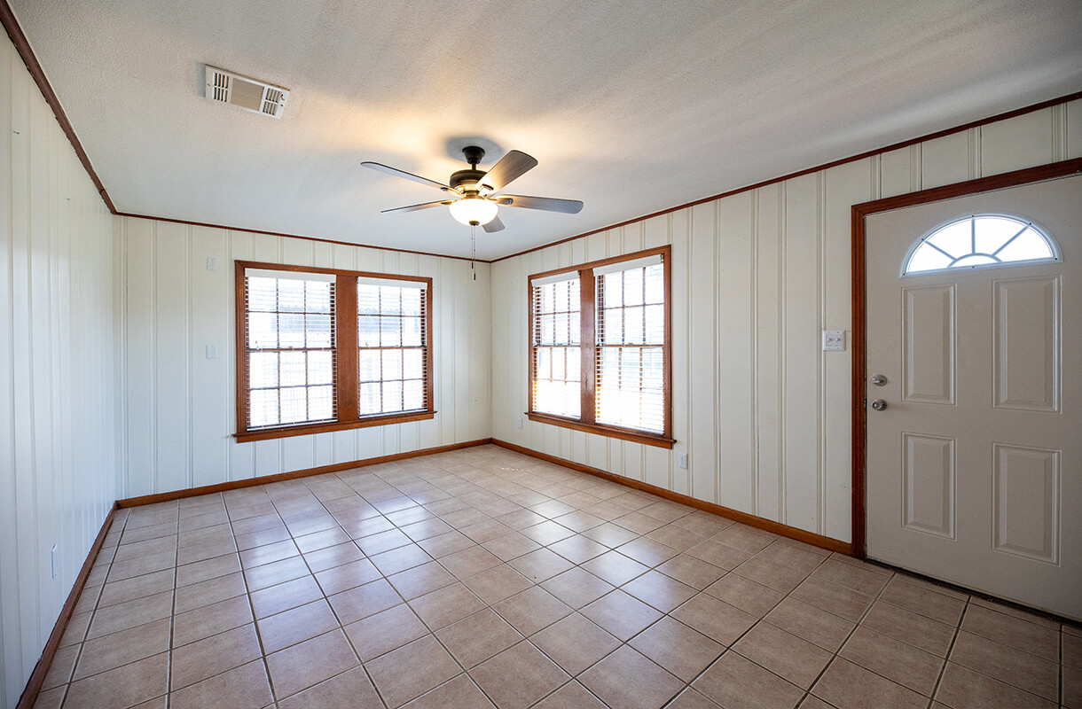 803B- CAMELIA-STREET-living