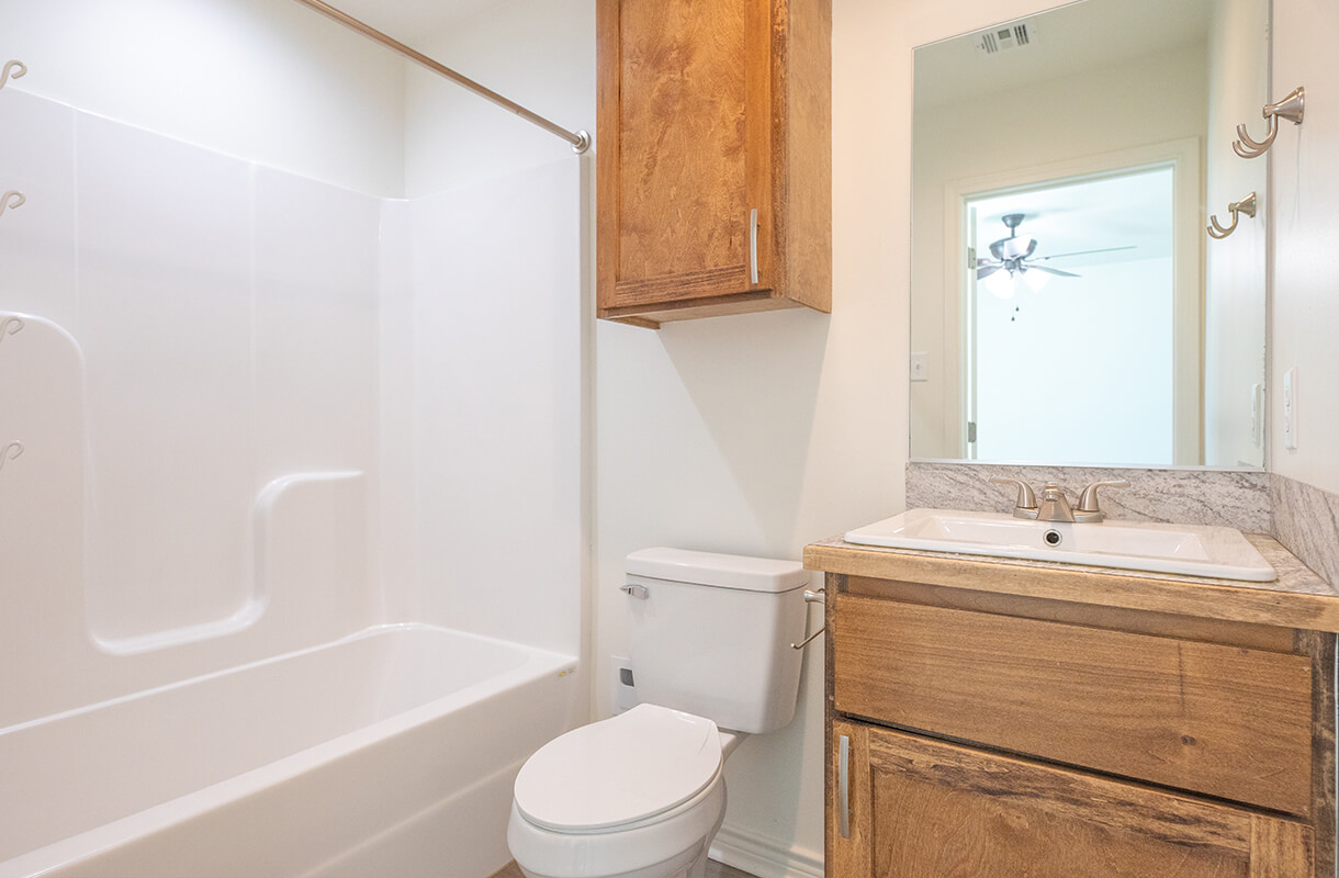 1350-1-S-STANFORD-bathroom2