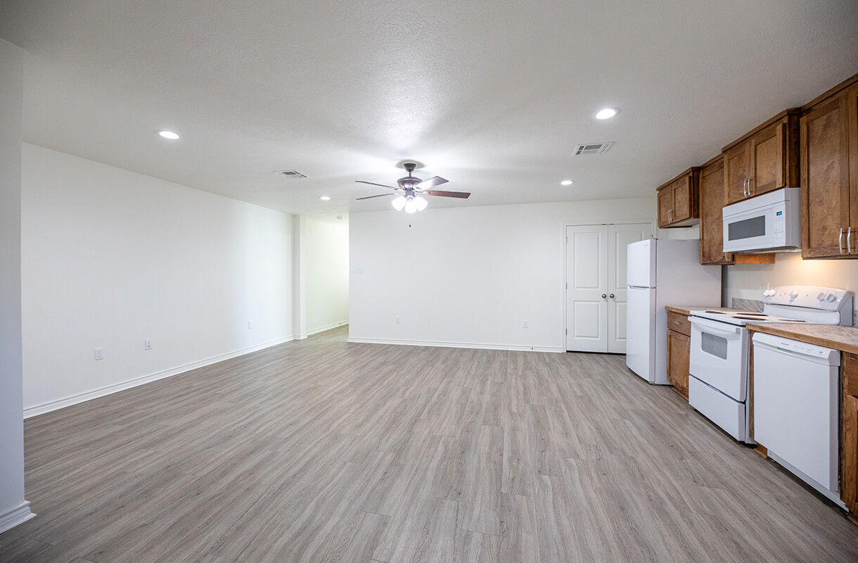 1350-1-S-STANFORD-living-kitchen-alt