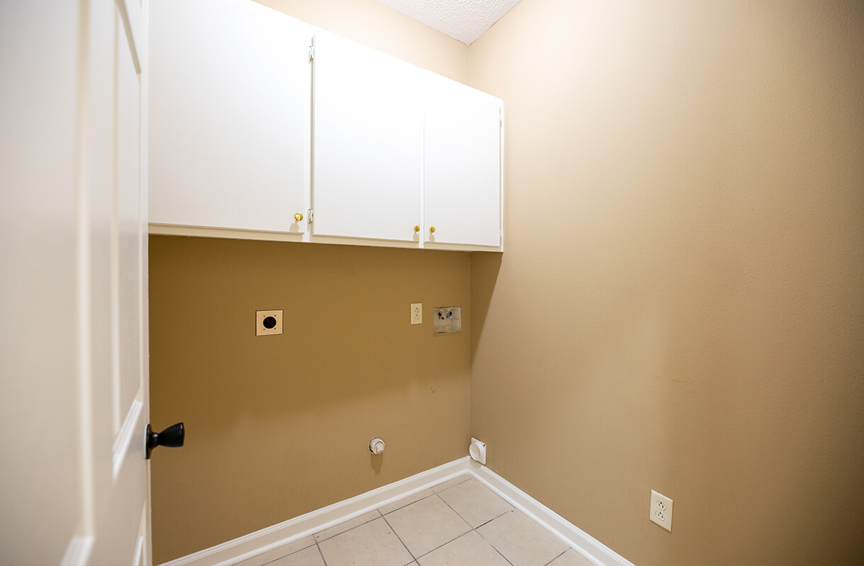 316A-FONTENOT-ROAD-laundry