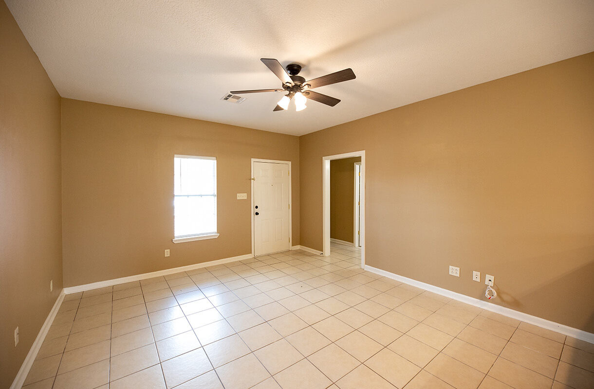 316A-FONTENOT-ROAD-living