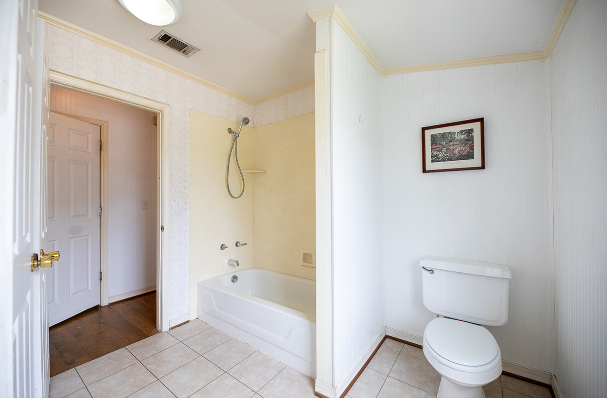 419-E-DARBONNE-bathroom