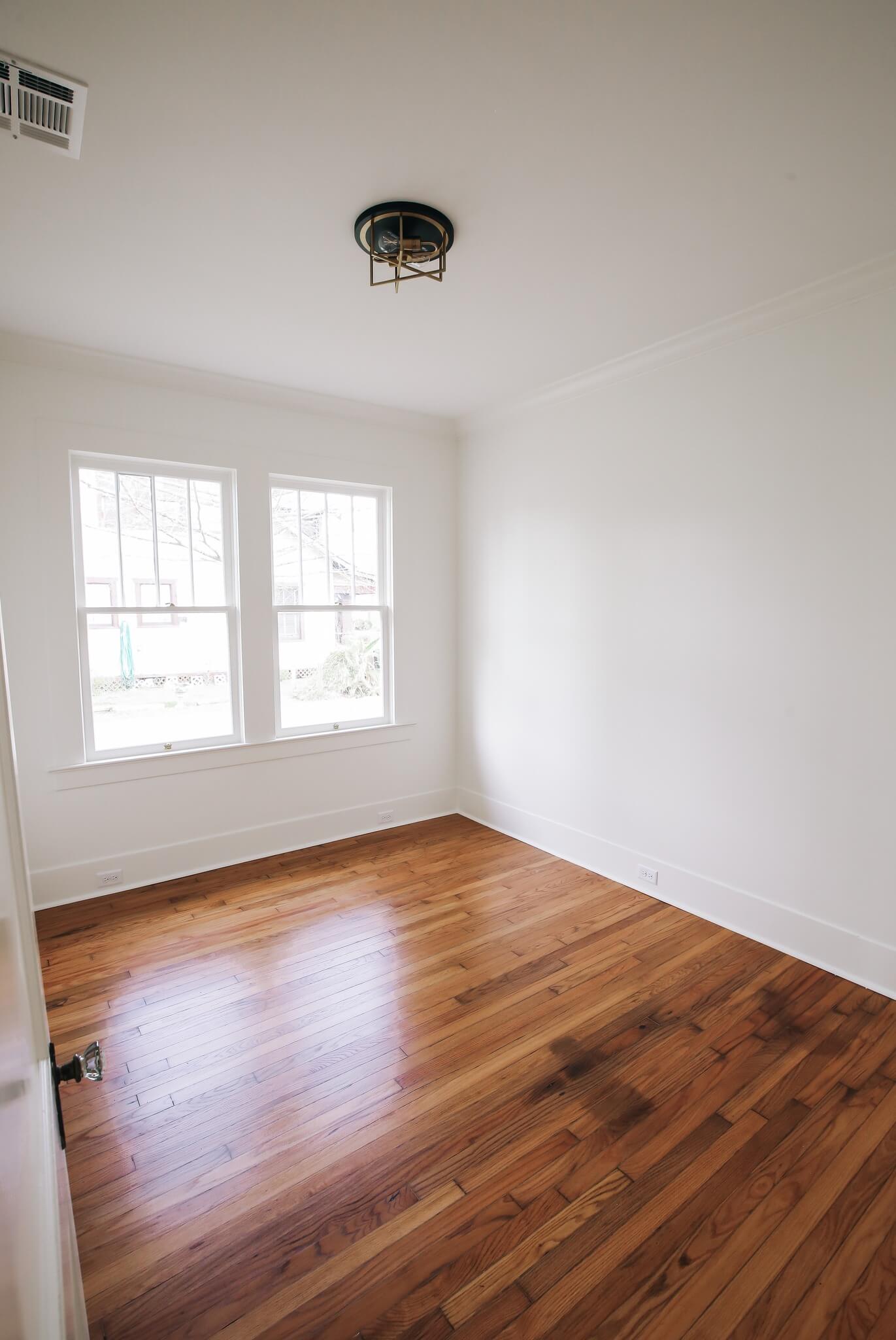 907-Iris-Street-bedroom2