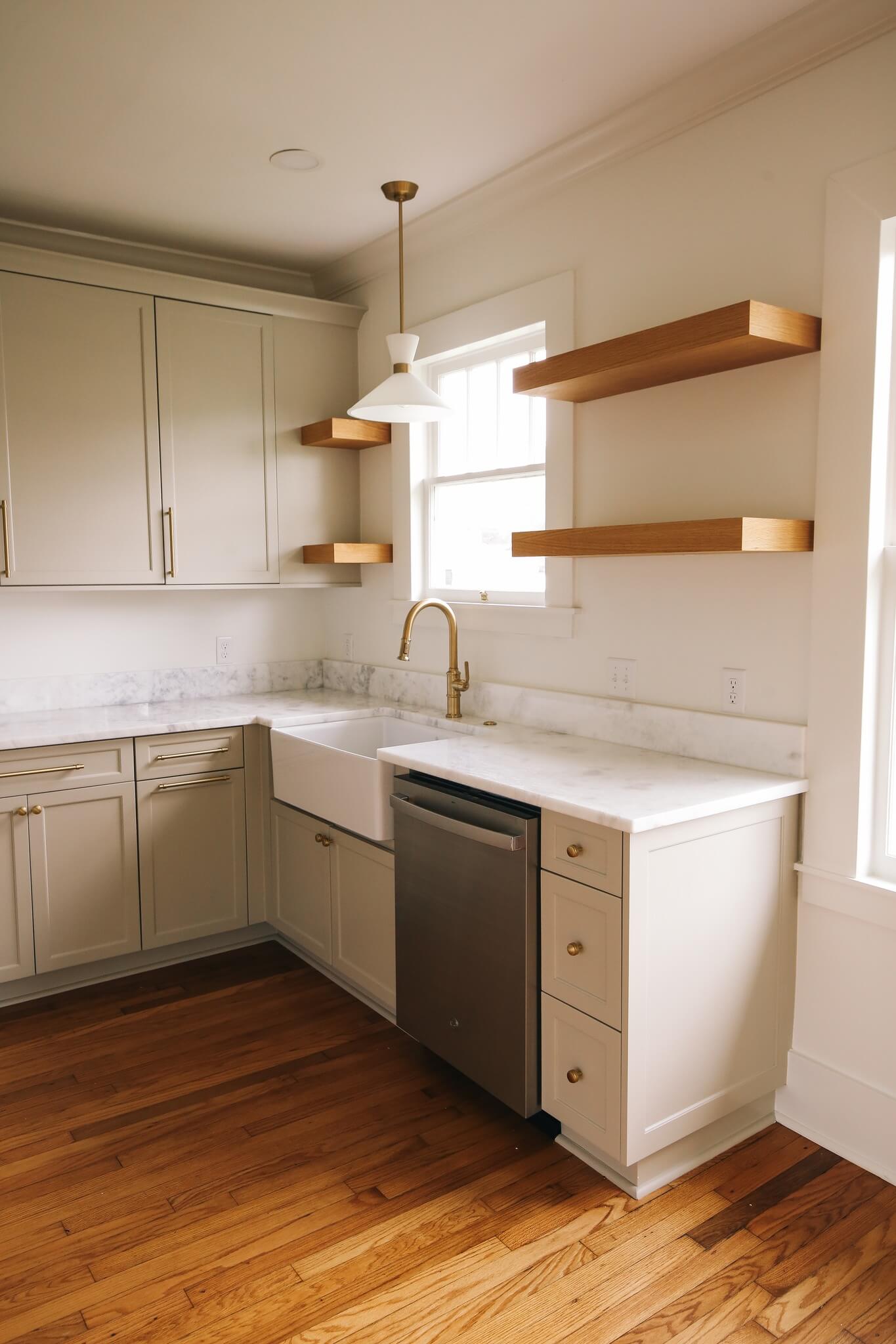 907-Iris-Street-kitchen-3