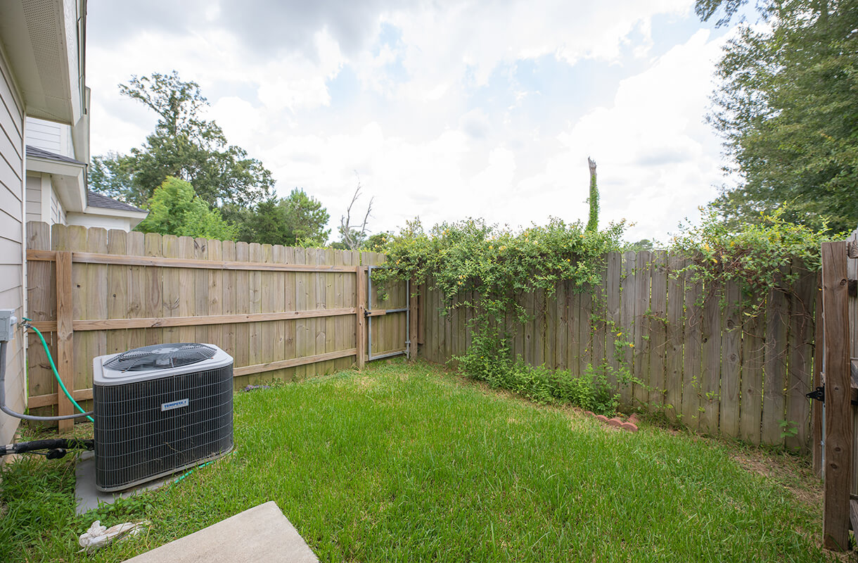 4320-LOUISIANA-AVE-Unit-20-backyard
