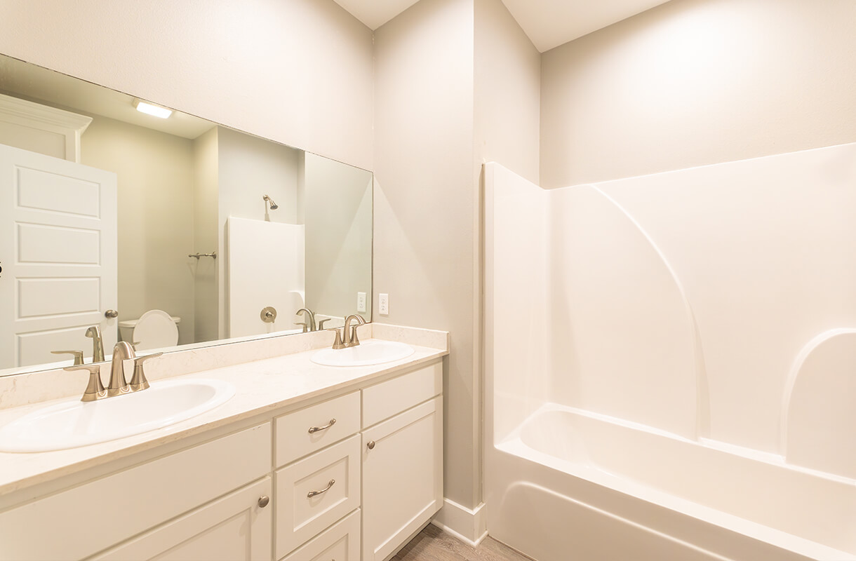 4320-LOUISIANA-AVE-Unit-20-bathroom2