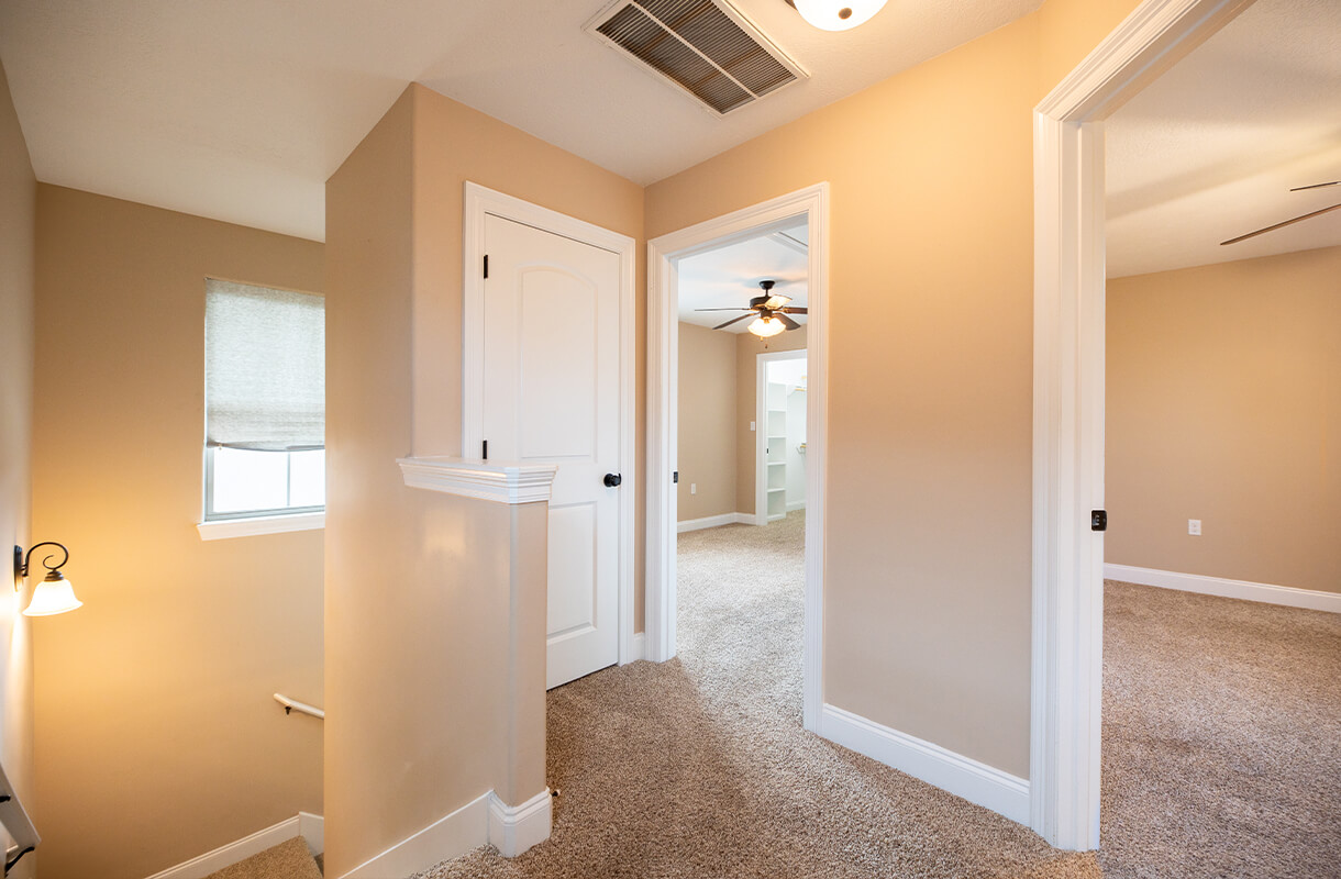 3810-COMMON-STREET-UNIT-3-hallway