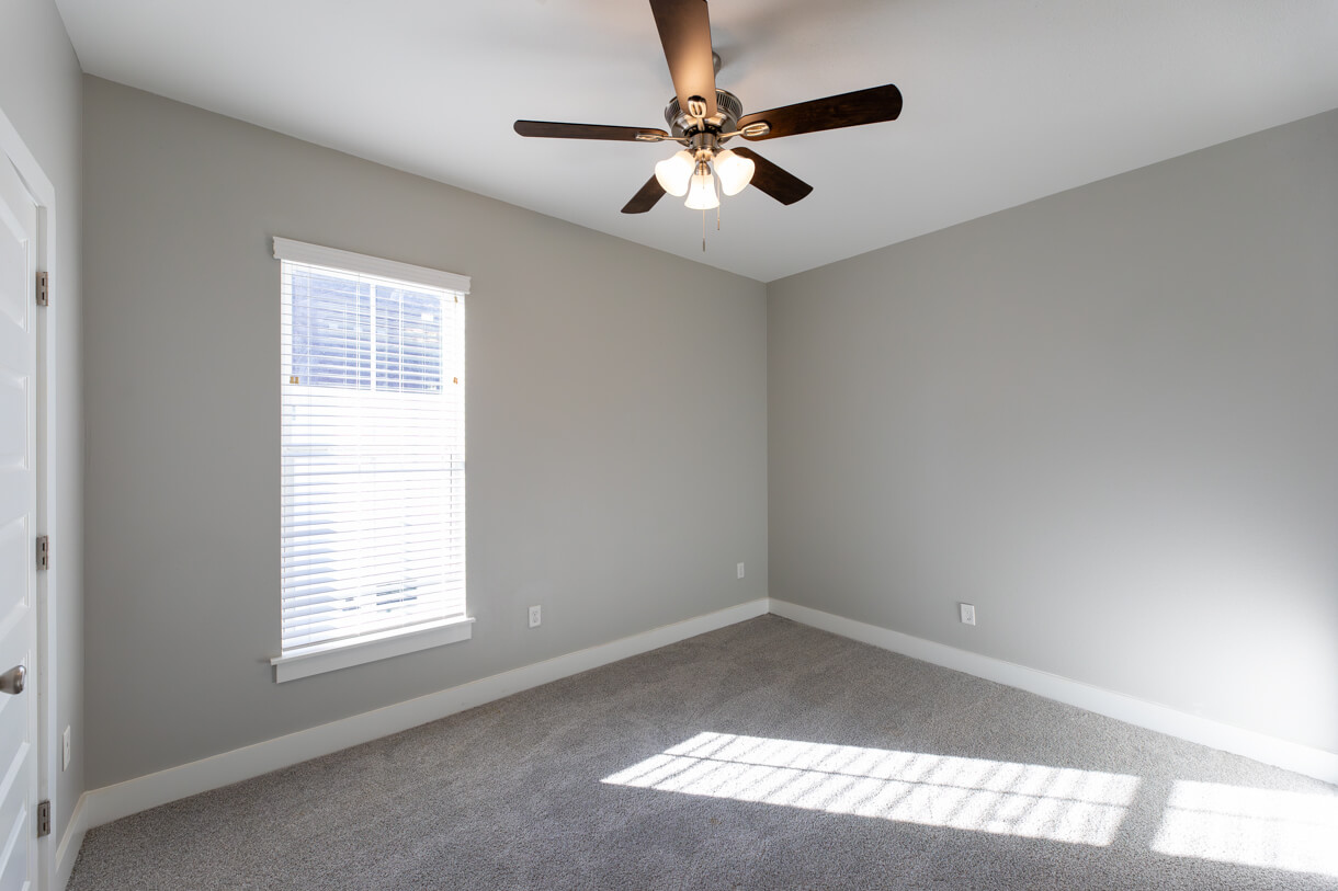 4320-LOUISIANA-UNIT7-bedroom1