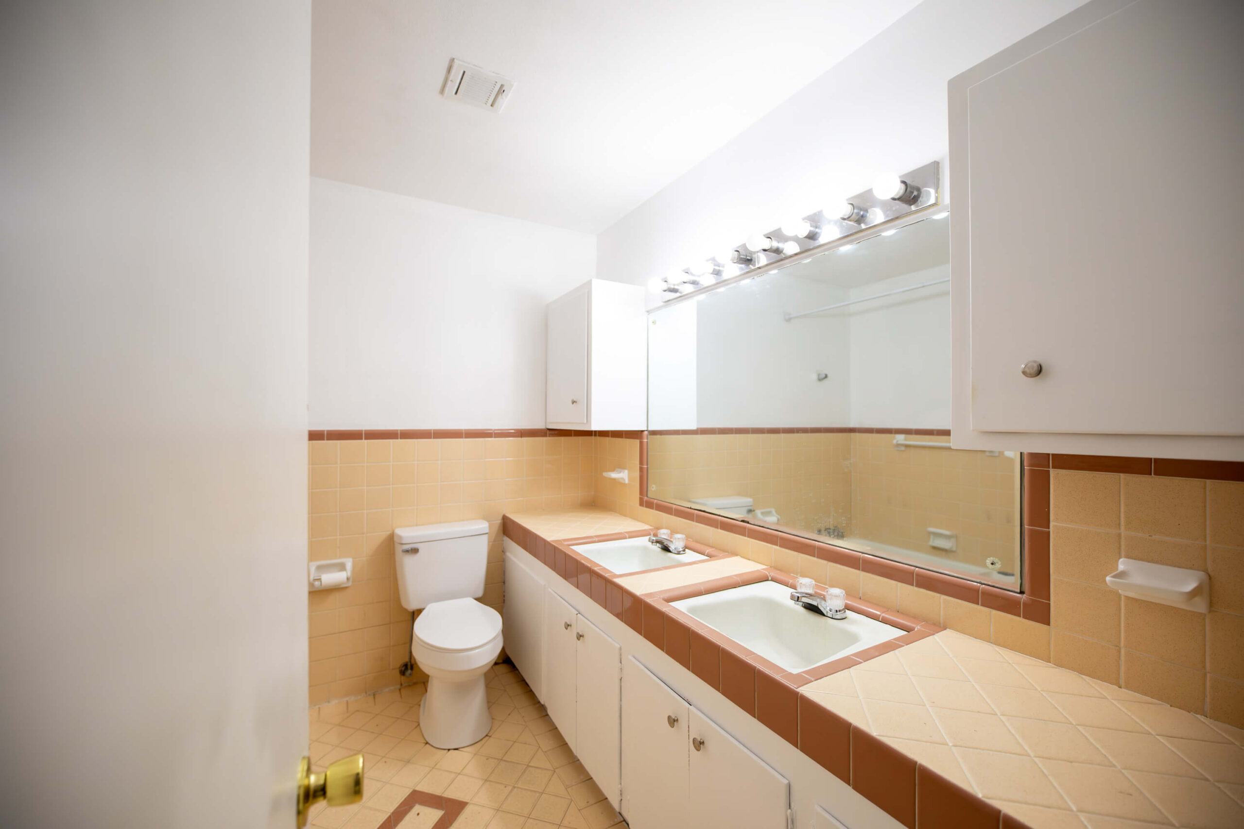 911-JOHN-STINE-ROAD-bathroom1