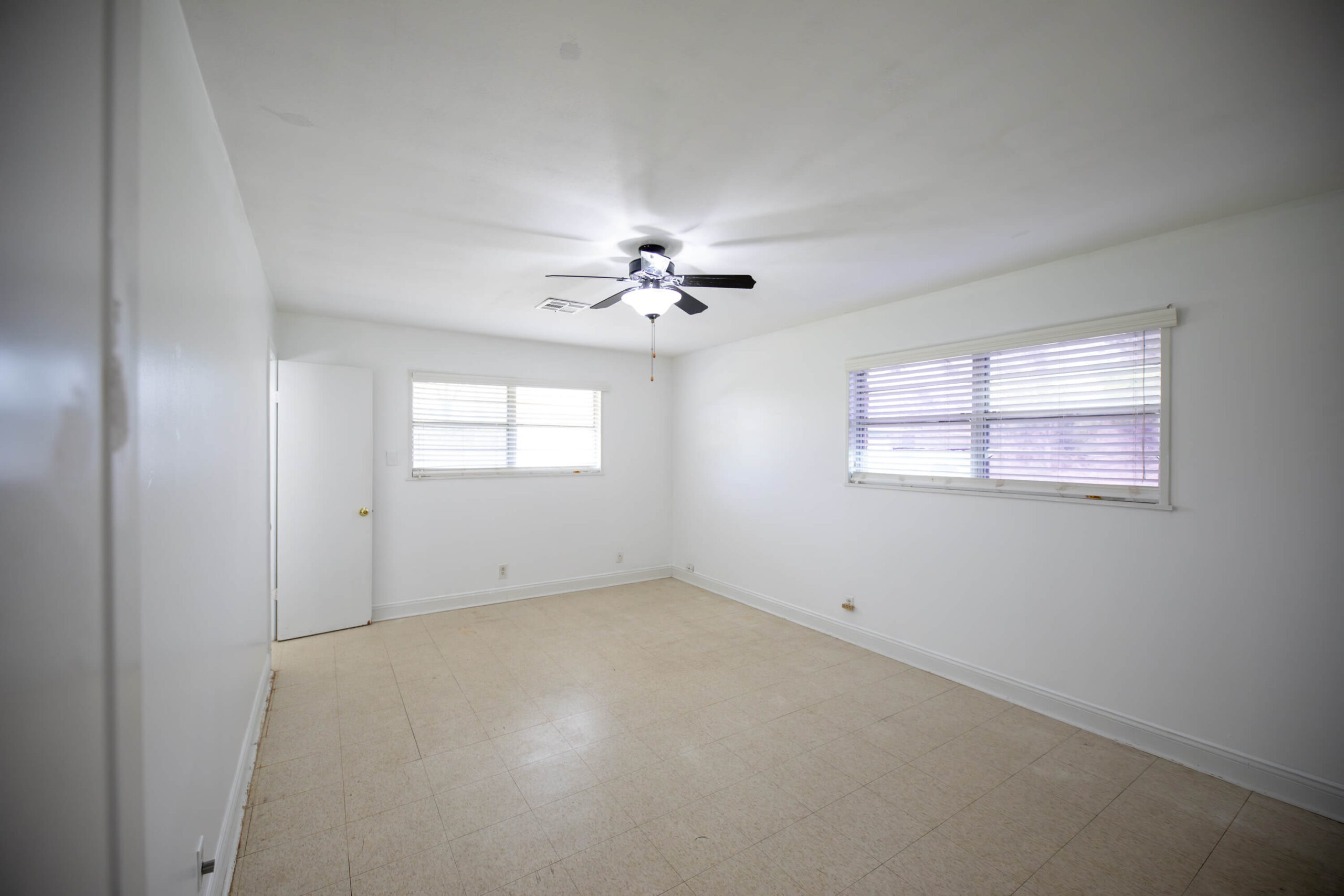 911-JOHN-STINE-ROAD-bedroom1