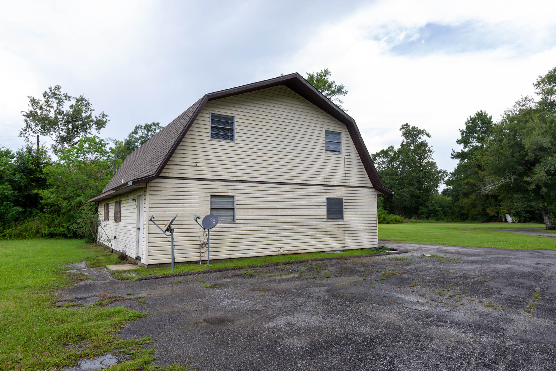 2421-WALKER-ROAD-4-5