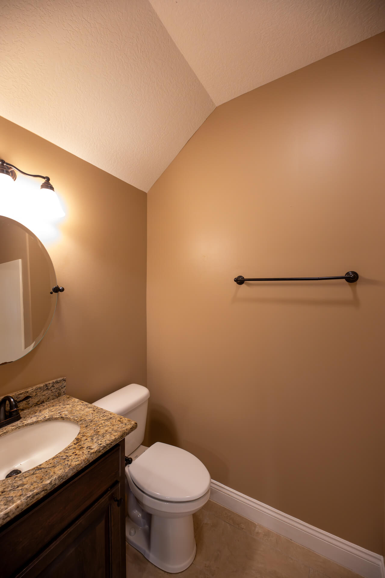 2703-D-ENTERPRISE-BLVD-bathroom2