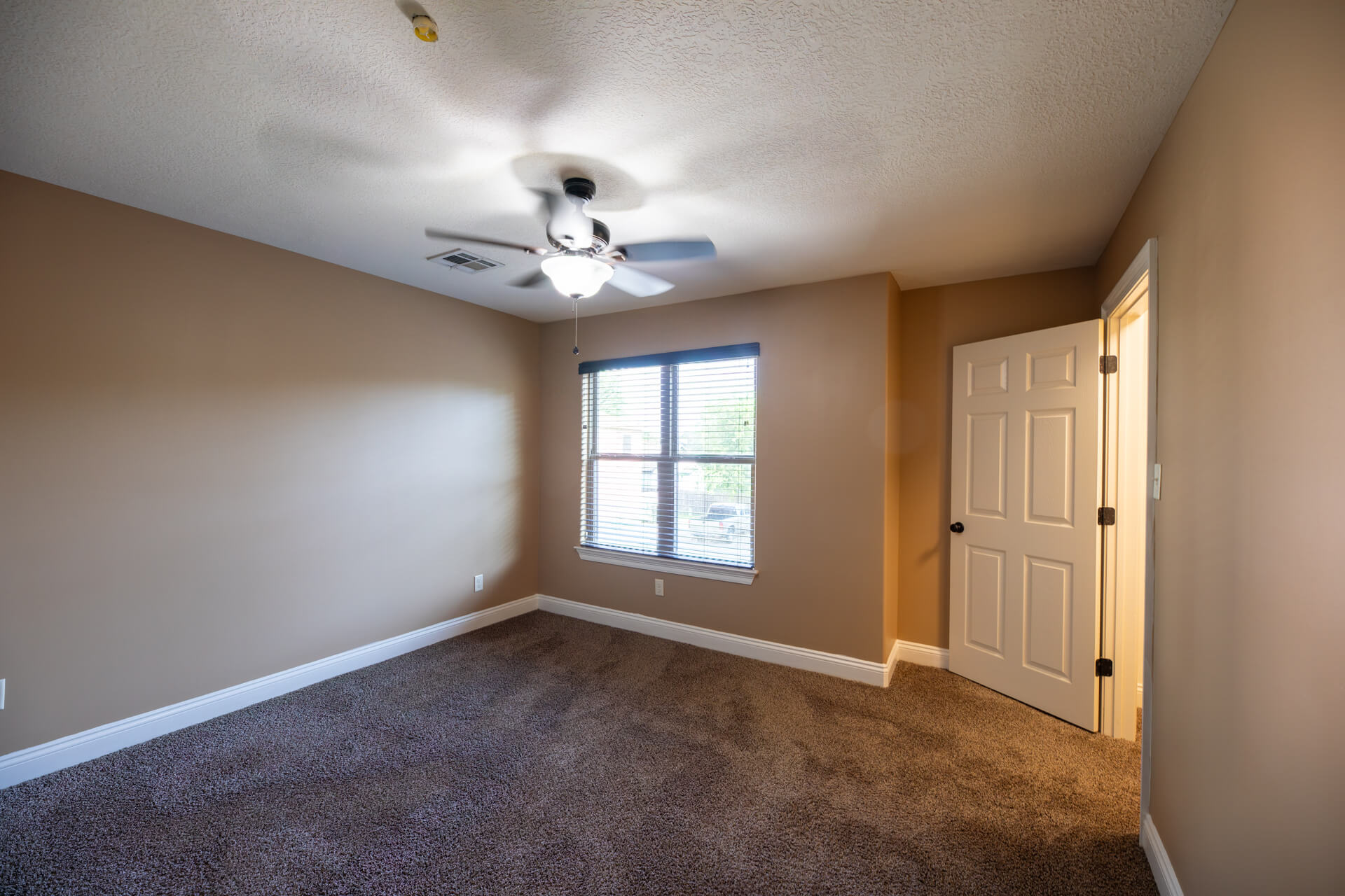 2703-D-ENTERPRISE-BLVD-bedroom1