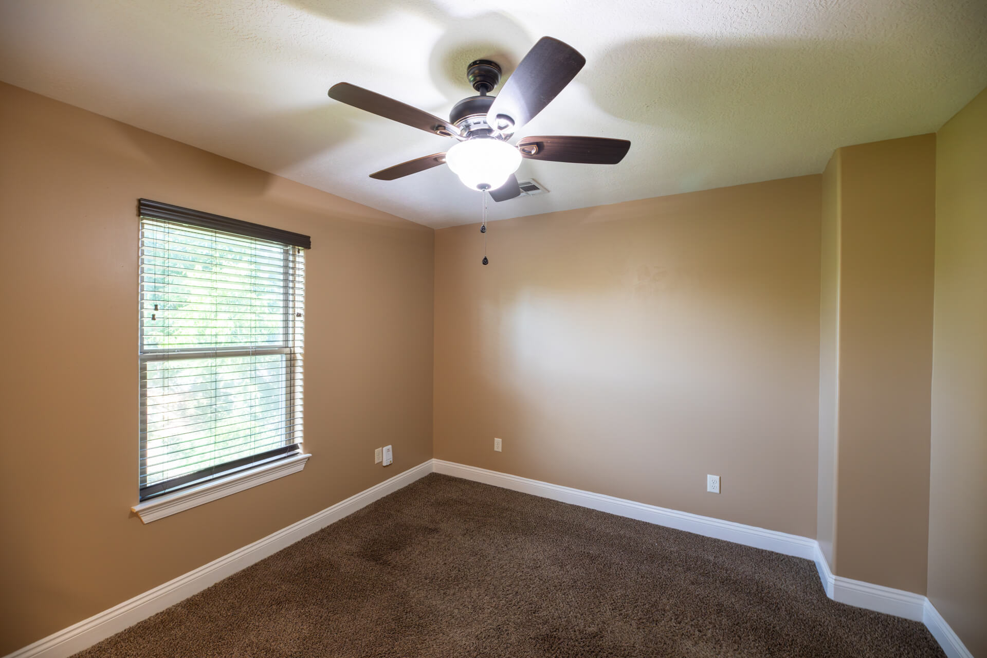2703-D-ENTERPRISE-BLVD-bedroom2
