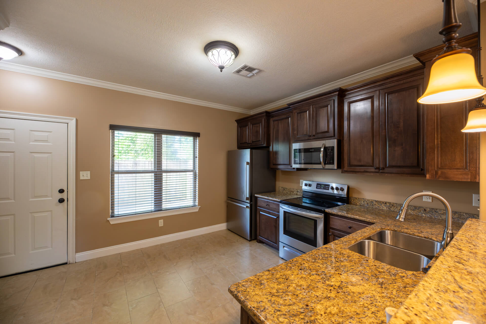2703-D-ENTERPRISE-BLVD-kitchen